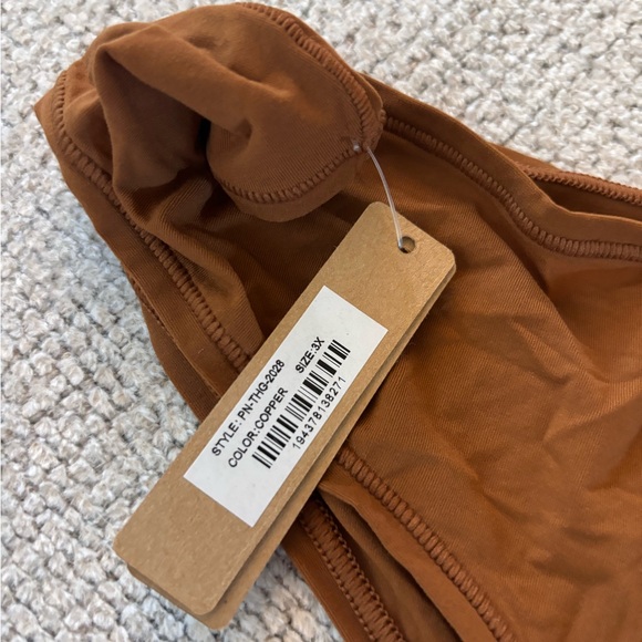 Skims Thong Set of 3 Size 3X - Picture 4 of 5